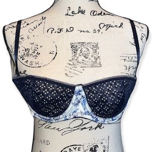 🎀5/$25🎀 SOREIL Black Lace Strappy White Blue Floral Print Demi Cup Bra Size XL